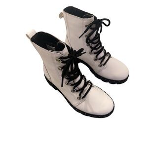 Sorel Lennox Lace Waterproof Boots in white size 7.5